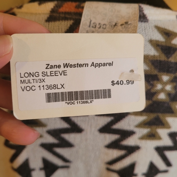 Vocal Aztec Geometric Patterned Long Sleeve Top Size XL - 3X - Picture 6 of 12